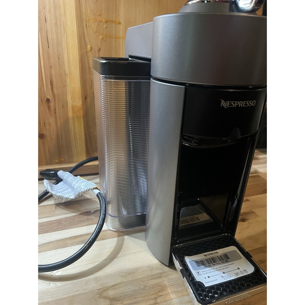 Nespresso Vertuo Coffee & Espresso Maker ENV135GY DeLonghi - Picture 4 of 6